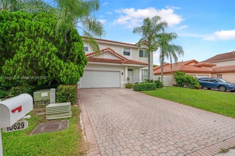 Villa ou maison à louer à Doral, Floride: 4 chambres, 268.02 m2 № 1974406 - photo 3