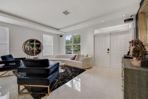 Villa ou maison à louer à Doral, Floride: 4 chambres, 268.02 m2 № 1974406 - photo 7