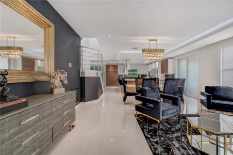 Villa ou maison à louer à Doral, Floride: 4 chambres, 268.02 m2 № 1974406 - photo 1