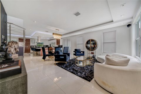 Villa ou maison à louer à Doral, Floride: 4 chambres, 268.02 m2 № 1974406 - photo 8