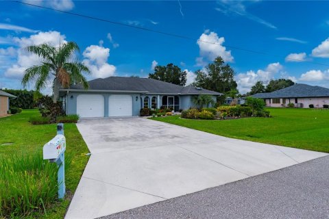 Villa ou maison à vendre à Punta Gorda, Floride: 3 chambres, 189.43 m2 № 1853991 - photo 4