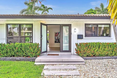 Casa en venta en Hallandale Beach, Florida, 3 dormitorios, 231.51 m2 № 1886658 - foto 5