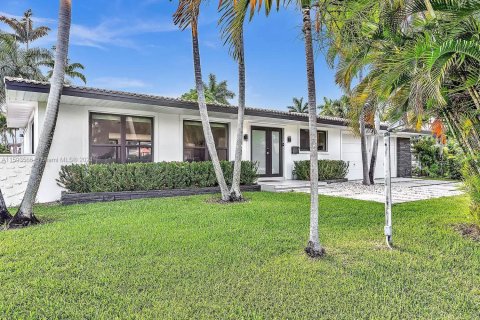 Casa en venta en Hallandale Beach, Florida, 3 dormitorios, 231.51 m2 № 1886658 - foto 6
