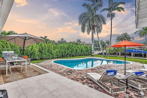Casa en venta en Hallandale Beach, Florida, 3 dormitorios, 231.51 m2 № 1886658 - foto 13