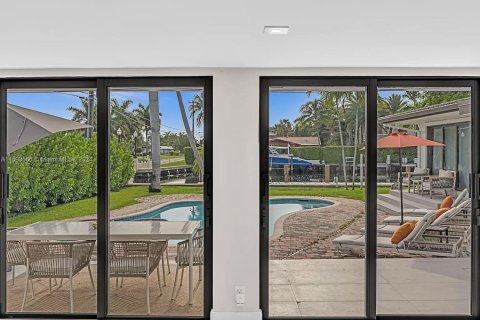 Casa en venta en Hallandale Beach, Florida, 3 dormitorios, 231.51 m2 № 1886658 - foto 9