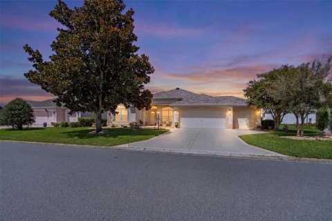 Villa ou maison à The Villages, Floride 3 chambres, 175.31 m2 № 2284681