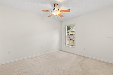 House in Deltona, Florida 3 bedrooms, 177.07 sq.m. № 1836850 - photo 20