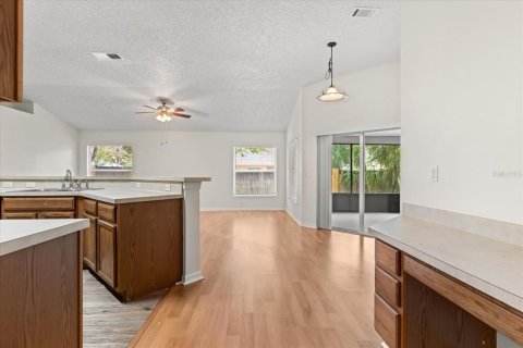 House in Deltona, Florida 3 bedrooms, 177.07 sq.m. № 1836850 - photo 7