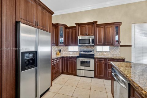 Casa en venta en Pembroke Pines, Florida, 4 dormitorios, 222.22 m2 № 1889625 - foto 10