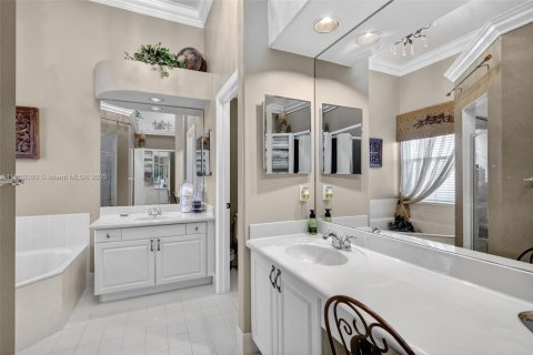 Casa en venta en Pembroke Pines, Florida, 4 dormitorios, 222.22 m2 № 1889625 - foto 18