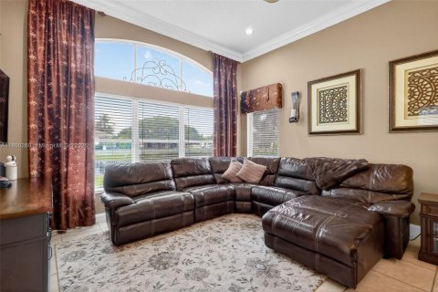 Casa en venta en Pembroke Pines, Florida, 4 dormitorios, 222.22 m2 № 1889625 - foto 13