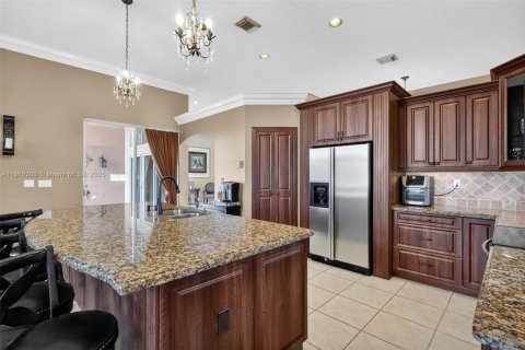 Casa en venta en Pembroke Pines, Florida, 4 dormitorios, 222.22 m2 № 1889625 - foto 11