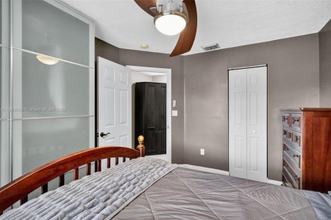 Casa en venta en Pembroke Pines, Florida, 4 dormitorios, 222.22 m2 № 1889625 - foto 30