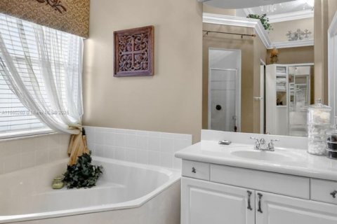 Casa en venta en Pembroke Pines, Florida, 4 dormitorios, 222.22 m2 № 1889625 - foto 20