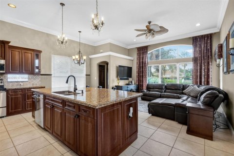 Casa en venta en Pembroke Pines, Florida, 4 dormitorios, 222.22 m2 № 1889625 - foto 12