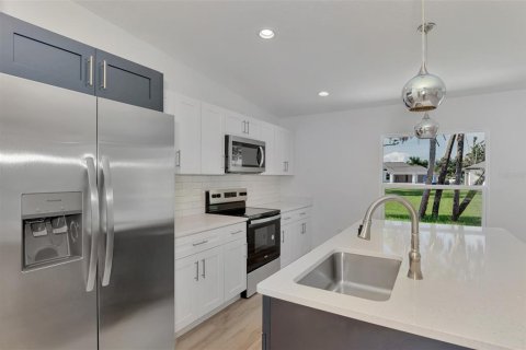 Casa en venta en North Port, Florida, 3 dormitorios, 137.68 m2 № 1280634 - foto 16