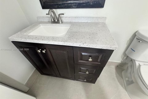 House in Miami, Florida 2 bedrooms, 292.46 sq.m. № 2073802 - photo 2
