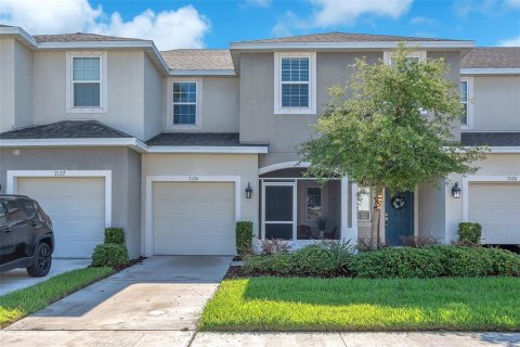 Townhouse in Riverview, Florida 3 bedrooms, 130.06 sq.m. № 1792791 - photo 1