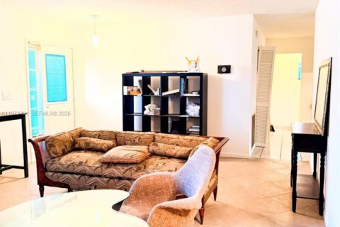 House in Delray Beach, Florida 3 bedrooms, 157.19 sq.m. № 2040380 - photo 4