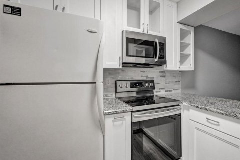 Adosado en venta en Coral Springs, Florida, 2 dormitorios, 118.91 m2 № 2192109 - foto 8