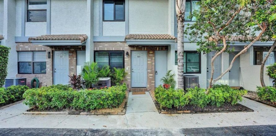 Adosado en Coral Springs, Florida 2 dormitorios, 118.91 m2 № 2192109