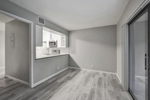Adosado en venta en Coral Springs, Florida, 2 dormitorios, 118.91 m2 № 2192109 - foto 10