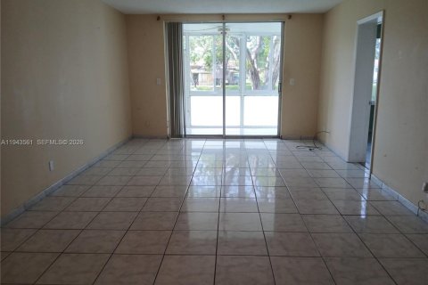 Снять в аренду кондоминиум в Санрайз, Флорида 2 спальни, 95.69м2, № 2000512 - фото 5