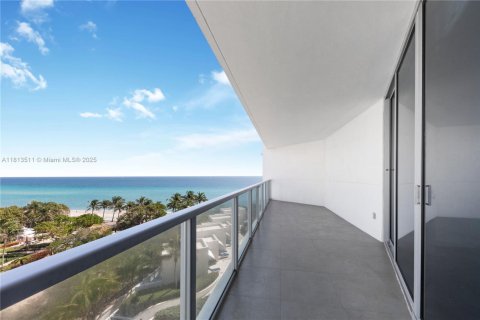 Condo in Hollywood, Florida, 3 bedrooms  № 1762567 - photo 12