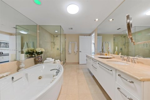 Condo in Hollywood, Florida, 3 bedrooms  № 1762567 - photo 14