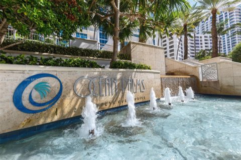 Condo in Hollywood, Florida, 3 bedrooms  № 1762567 - photo 3