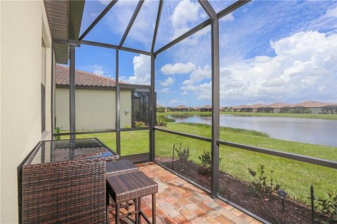 Villa ou maison à louer à Bradenton, Floride: 2 chambres, 131.64 m2 № 213063 - photo 1