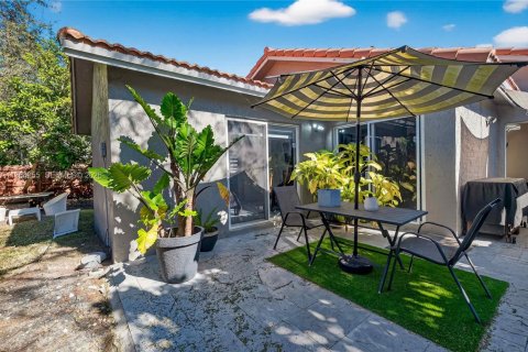 Купить виллу или дом в Пемброк-Пайнс, Флорида 3 спальни, 126.81м2, № 2026302 - фото 27