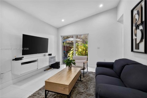 Купить виллу или дом в Пемброк-Пайнс, Флорида 3 спальни, 126.81м2, № 2026302 - фото 14