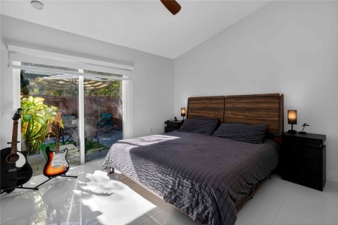 Купить виллу или дом в Пемброк-Пайнс, Флорида 3 спальни, 126.81м2, № 2026302 - фото 16