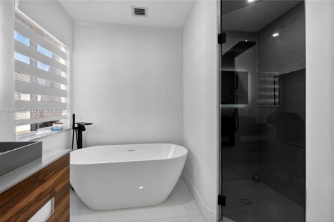 Купить виллу или дом в Пемброк-Пайнс, Флорида 3 спальни, 126.81м2, № 2026302 - фото 20