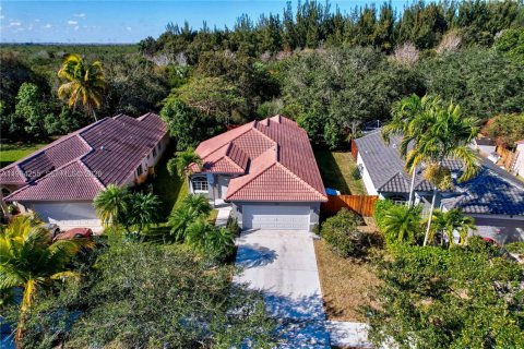 Купить виллу или дом в Пемброк-Пайнс, Флорида 3 спальни, 126.81м2, № 2026302 - фото 5