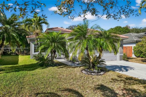 Купить виллу или дом в Пемброк-Пайнс, Флорида 3 спальни, 126.81м2, № 2026302 - фото 4