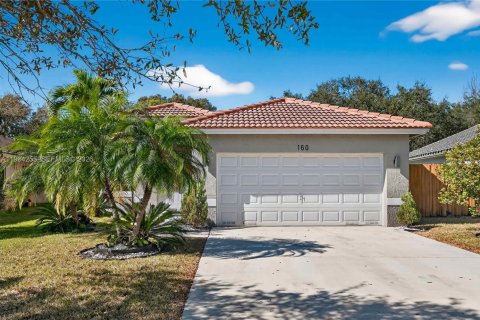 Купить виллу или дом в Пемброк-Пайнс, Флорида 3 спальни, 126.81м2, № 2026302 - фото 2