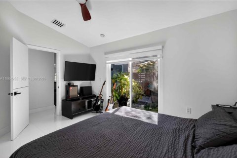 Купить виллу или дом в Пемброк-Пайнс, Флорида 3 спальни, 126.81м2, № 2026302 - фото 17