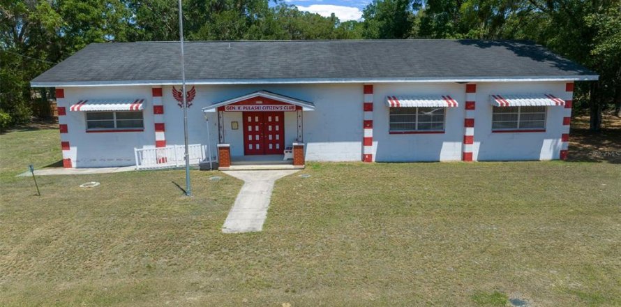 Commercial property in Belleview, Florida 303.98 sq.m. № 1656976