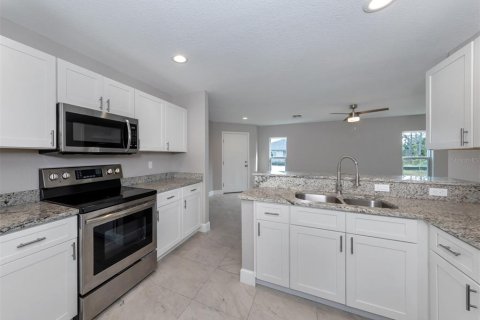 Immobilier commercial à vendre à Port Charlotte, Floride: 234.67 m2 № 1570643 - photo 20