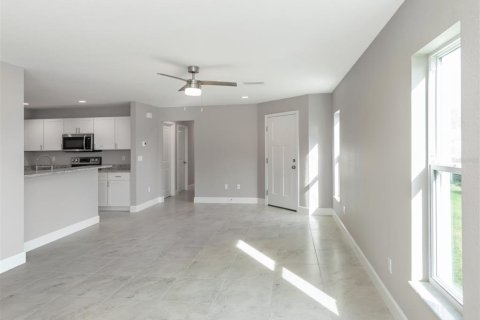 Immobilier commercial à vendre à Port Charlotte, Floride: 234.67 m2 № 1570643 - photo 13