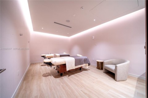 Copropriété à louer à North Miami Beach, Floride: 2 chambres, 146.04 m2 № 2387845 - photo 13