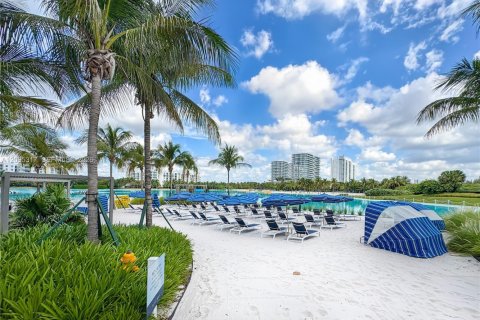 Copropriété à louer à North Miami Beach, Floride: 2 chambres, 146.04 m2 № 2387845 - photo 7