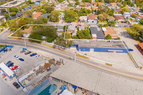 Immobilier commercial à vendre à Miami, Floride № 1985107 - photo 2