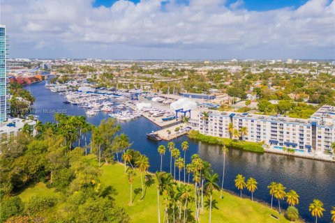 Immobilier commercial à vendre à Miami, Floride № 1985107 - photo 12