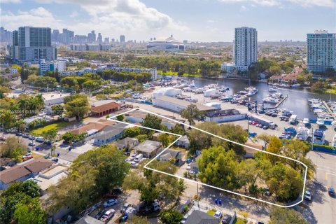 Immobilier commercial à vendre à Miami, Floride № 1985107 - photo 5