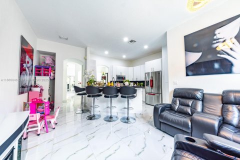 House in Homestead, Florida 5 bedrooms, 237.09 sq.m. № 1889407 - photo 18