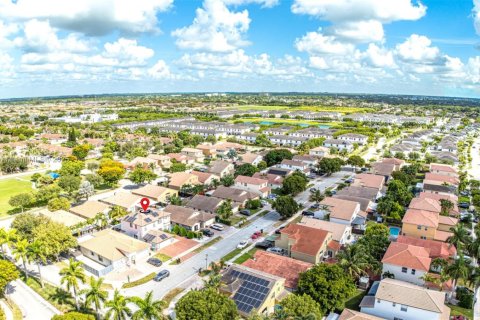 House in Homestead, Florida 5 bedrooms, 237.09 sq.m. № 1889407 - photo 3