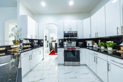 House in Homestead, Florida 5 bedrooms, 237.09 sq.m. № 1889407 - photo 15